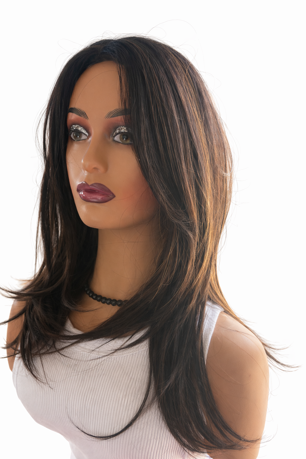 22 Inch Synthetic Wavy Wig with Brown Highlights – Soft Natural Waves