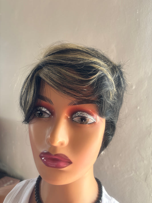 Short Glueless Human Hair Wig with Highlights – Natural Style