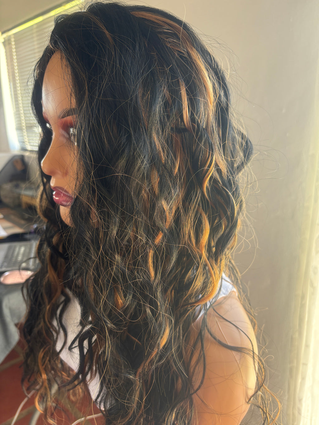 28 Inch Synthetic Long Curly Wig with Highlights – Soft Natural Look